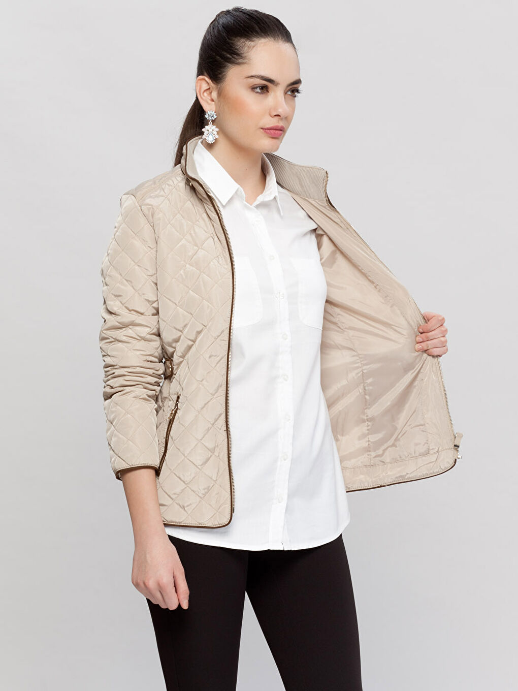 Bej Dik Yaka Kapitone Uzun Kollu Kadın Mont-1