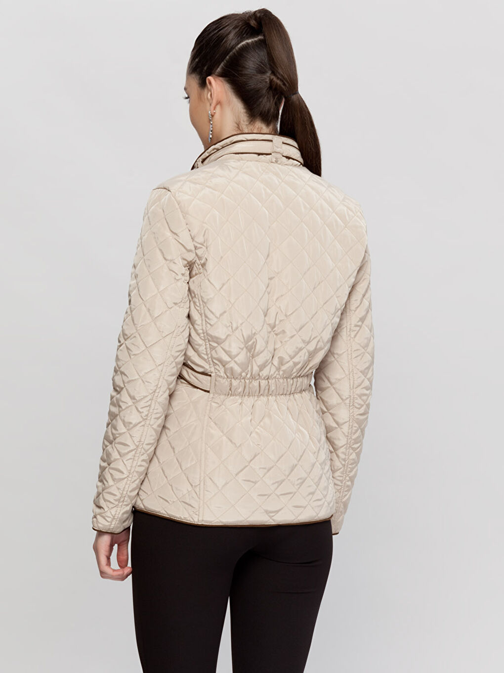 Bej Dik Yaka Kapitone Uzun Kollu Kadın Mont-2