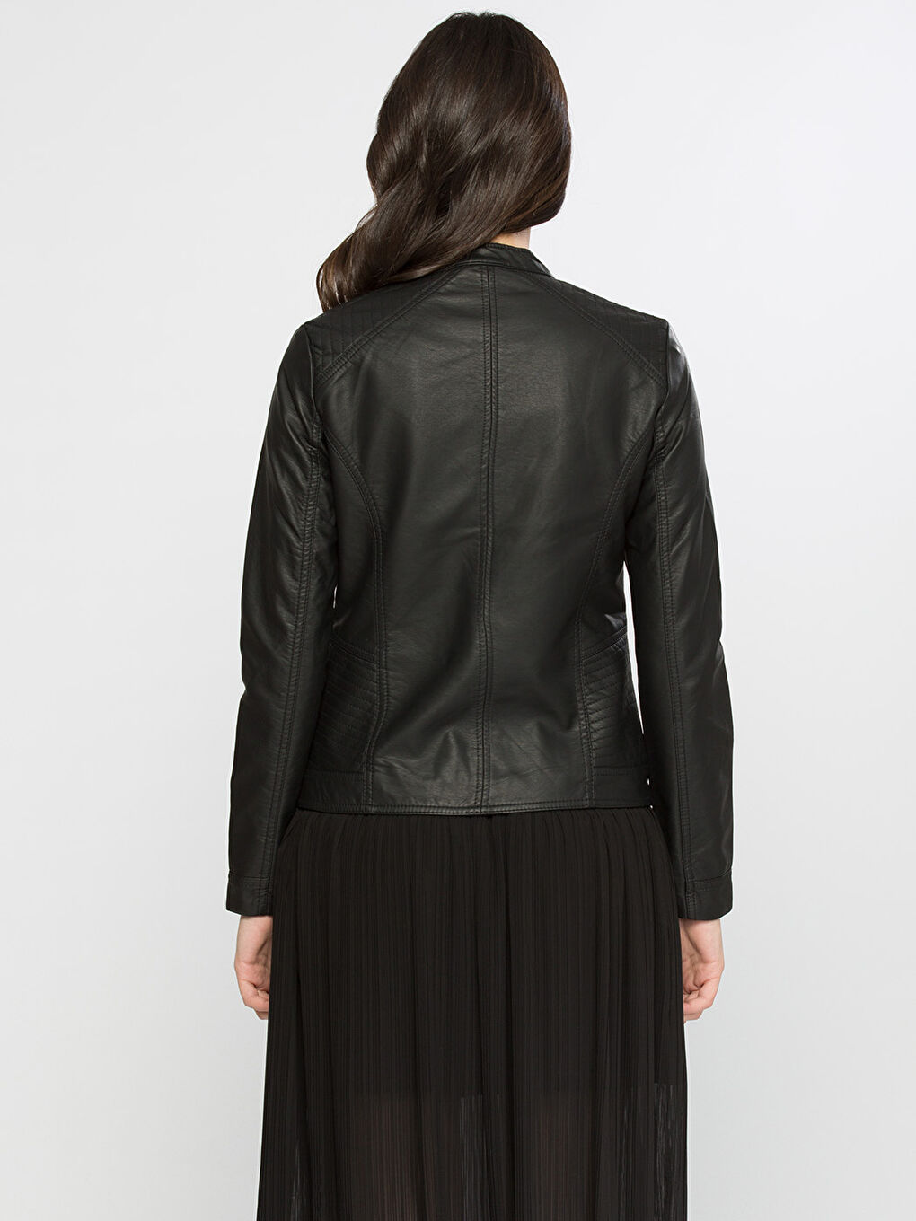 Yeni Siyah Deri Görünümlü Mont-1