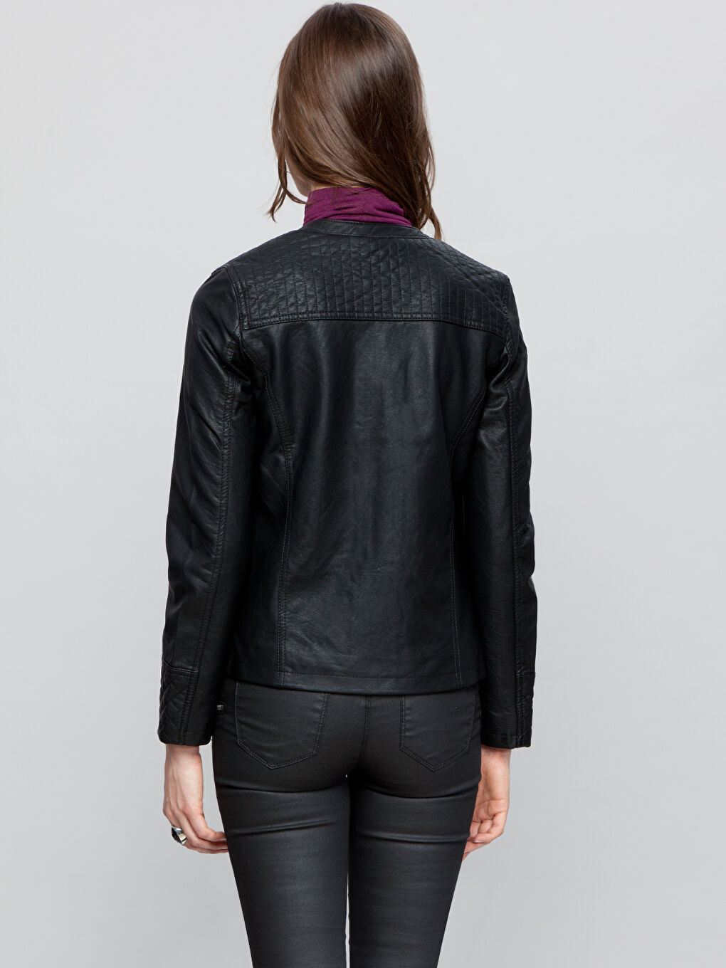 Yeni Siyah Deri Görünümlü Mont-1