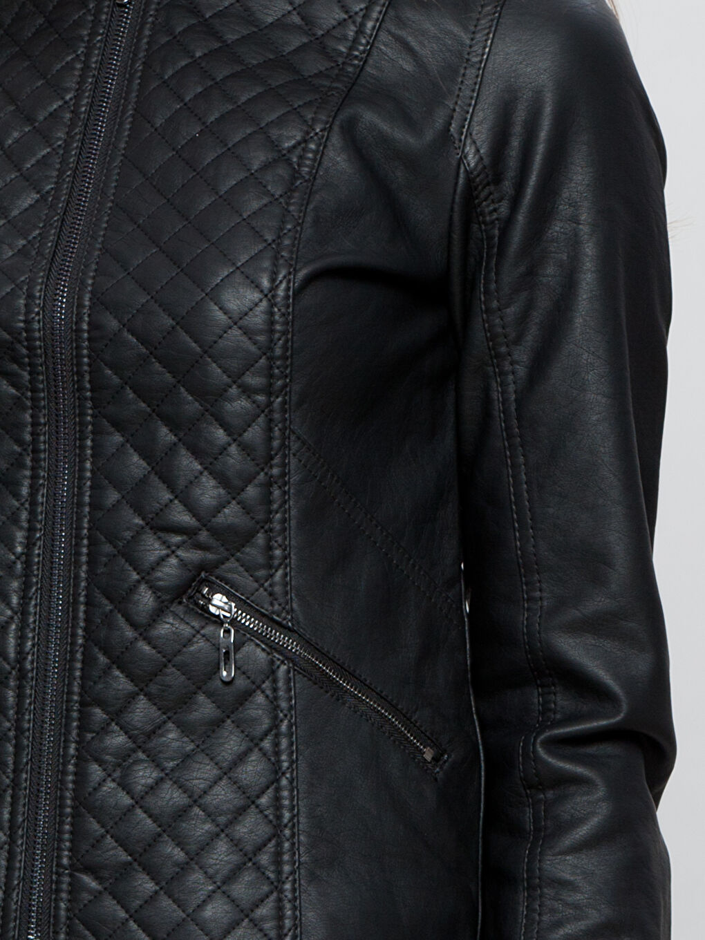 Yeni Siyah Deri Görünümlü Mont-3