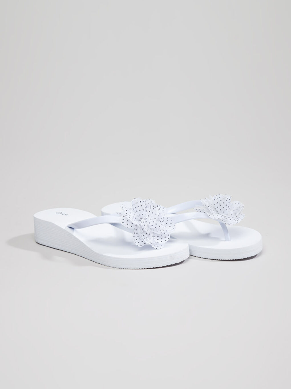 Beyaz Kadın Parmak Arası Plaj Terliği