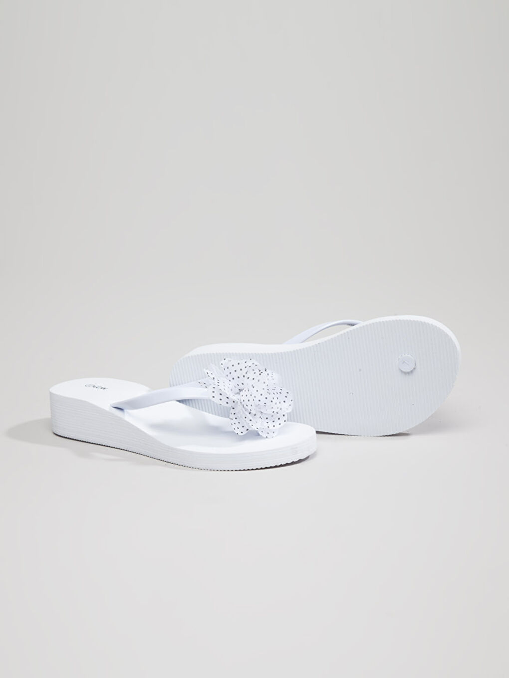 Beyaz Kadın Parmak Arası Plaj Terliği-2