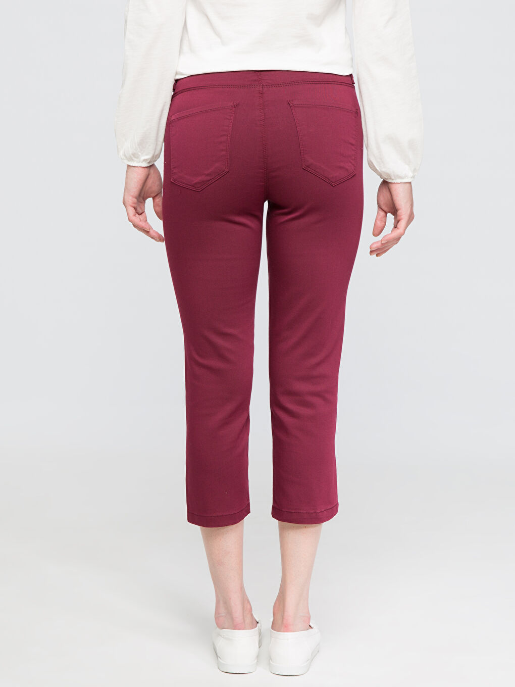 Woman BORDEAUX Capri Trousers-1