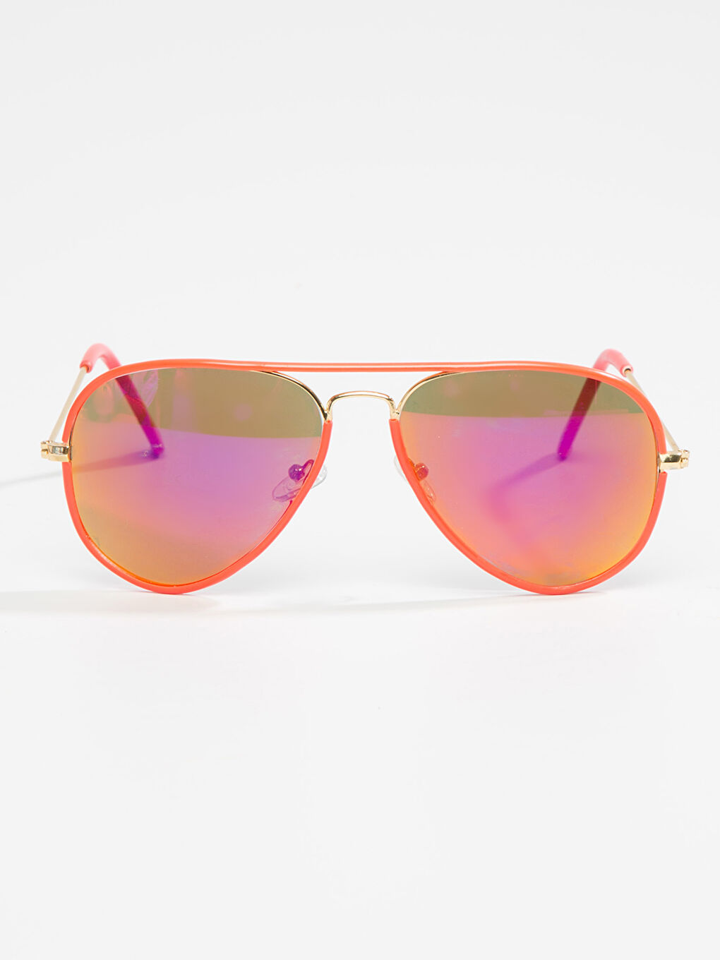 Kırmızı Güneş Gözlüğü