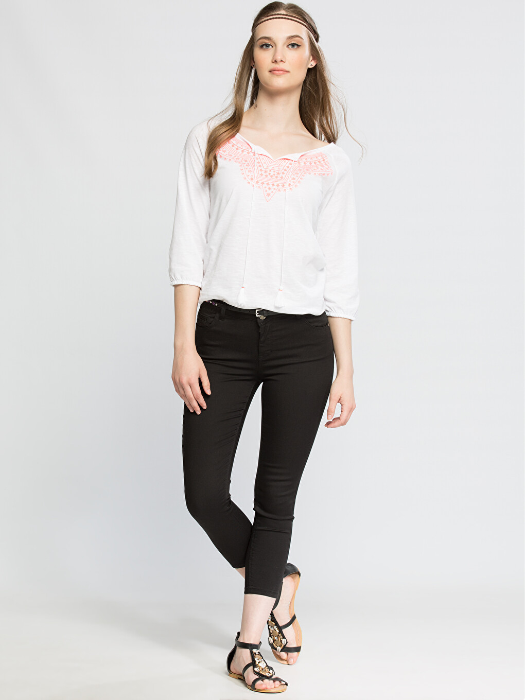 Woman Black Capri Trousers-2