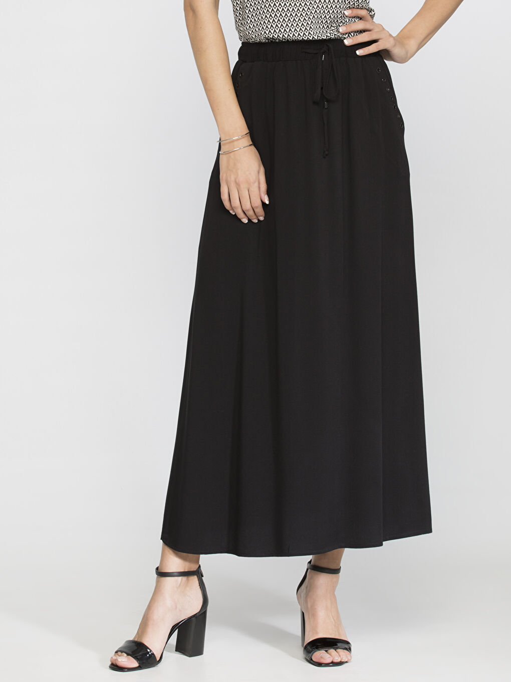 Woman BLACK Skirt