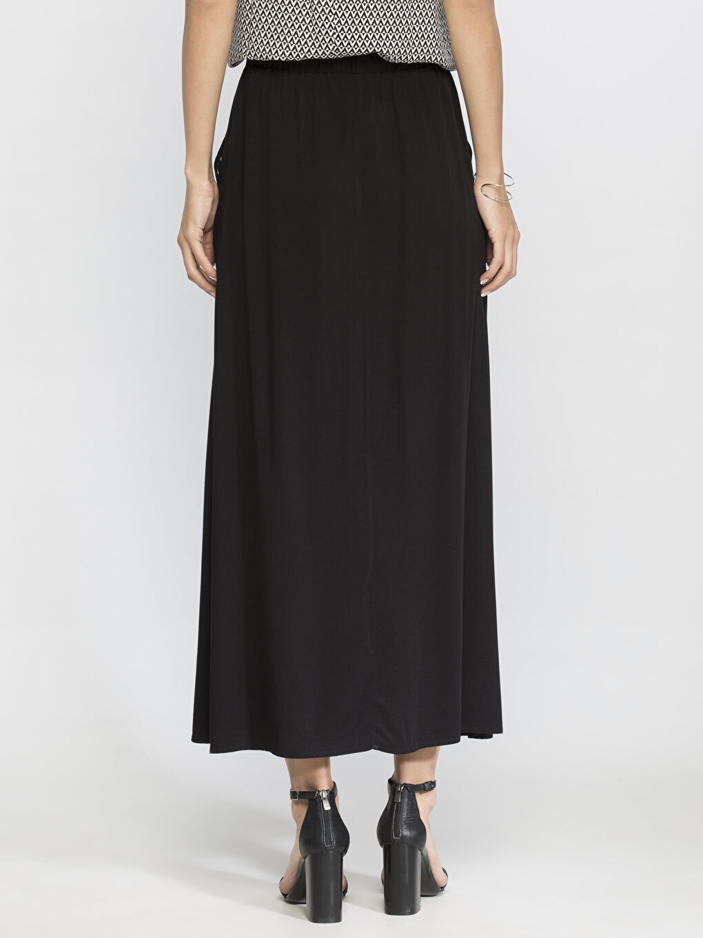 Woman BLACK Skirt-1