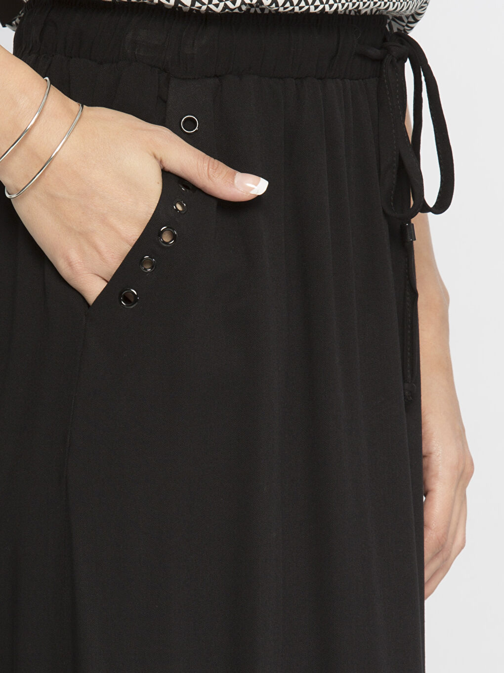 Woman BLACK Skirt-3