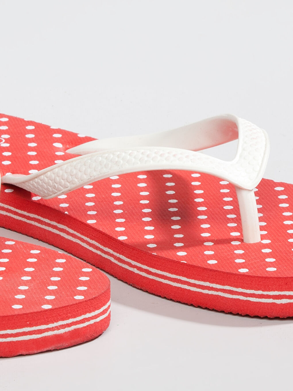 Kırmızı Parmak Arası Terlik-4