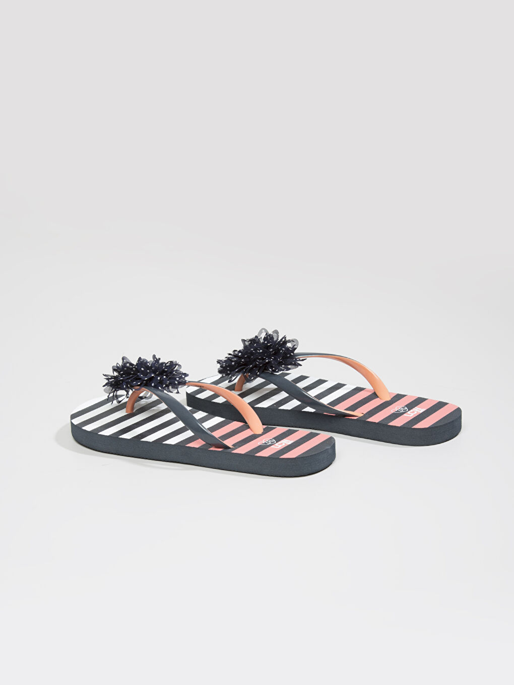 Beyaz-Açık Gri-Koyu Mavi Parmak Arası Terlik-2