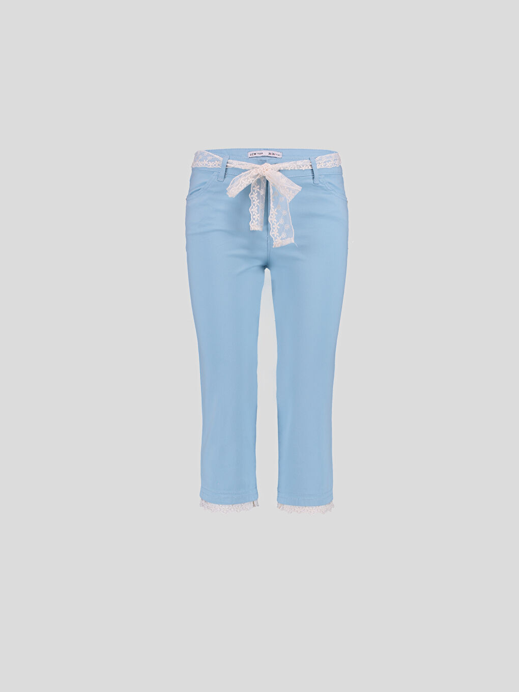 بنطلون كابري أزرق فاتح نساء