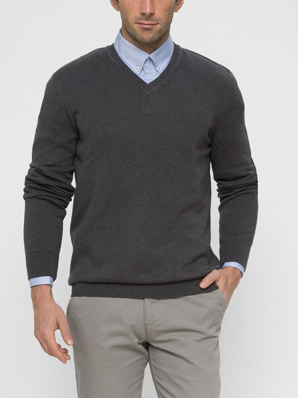 V-Neck Basic Lightweight Tricot Jumper