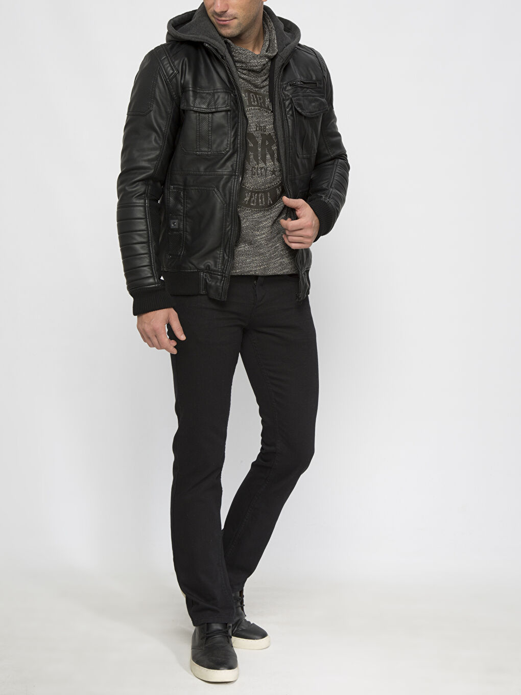 Siyah Deri Görünümlü Mont-3