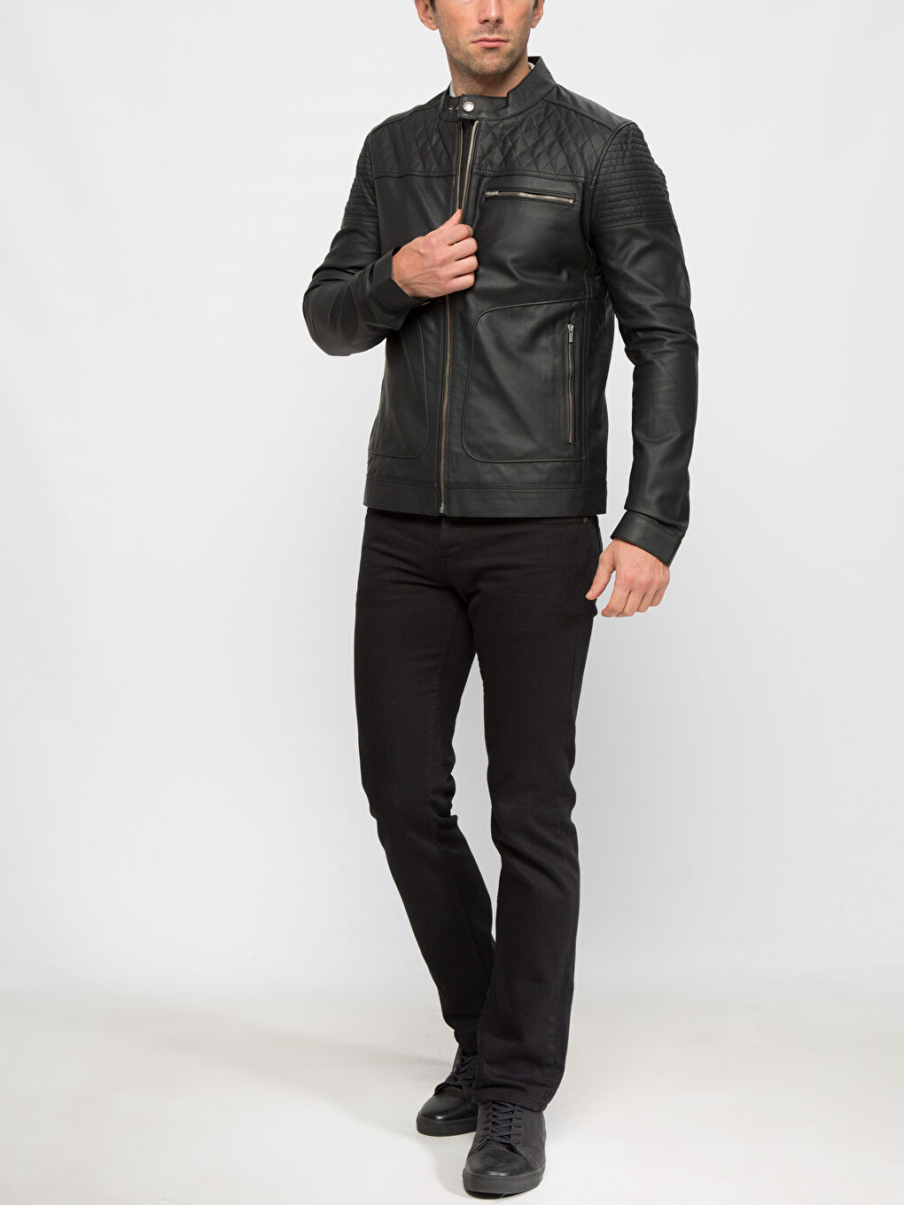 Siyah Deri Görünümlü Mont-3