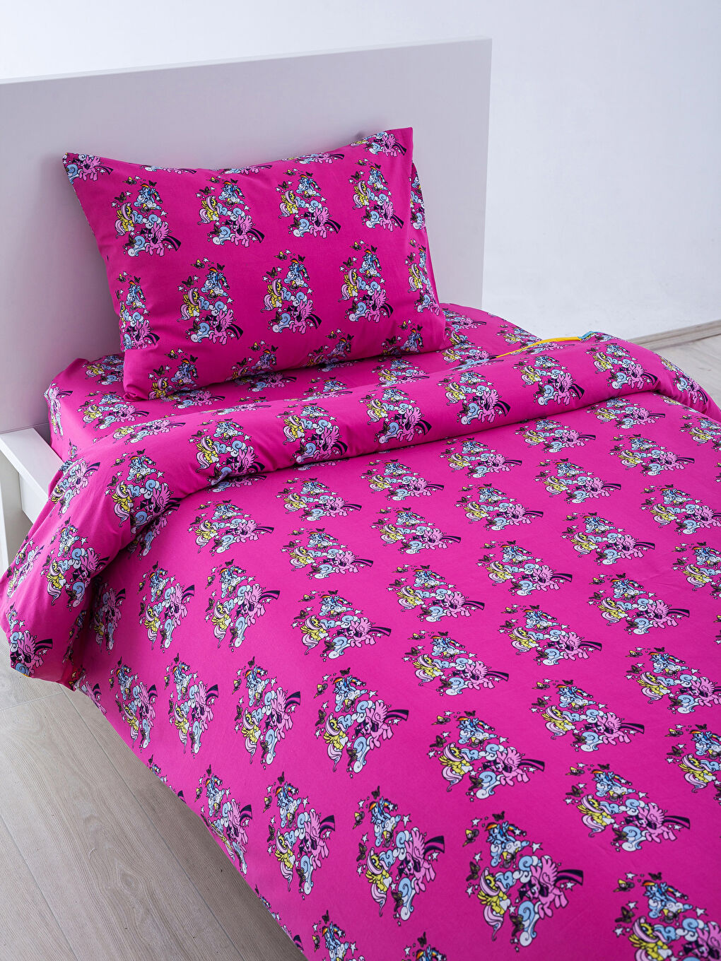 Karışık Baskılı Çocuk Nevresim Takımı-1