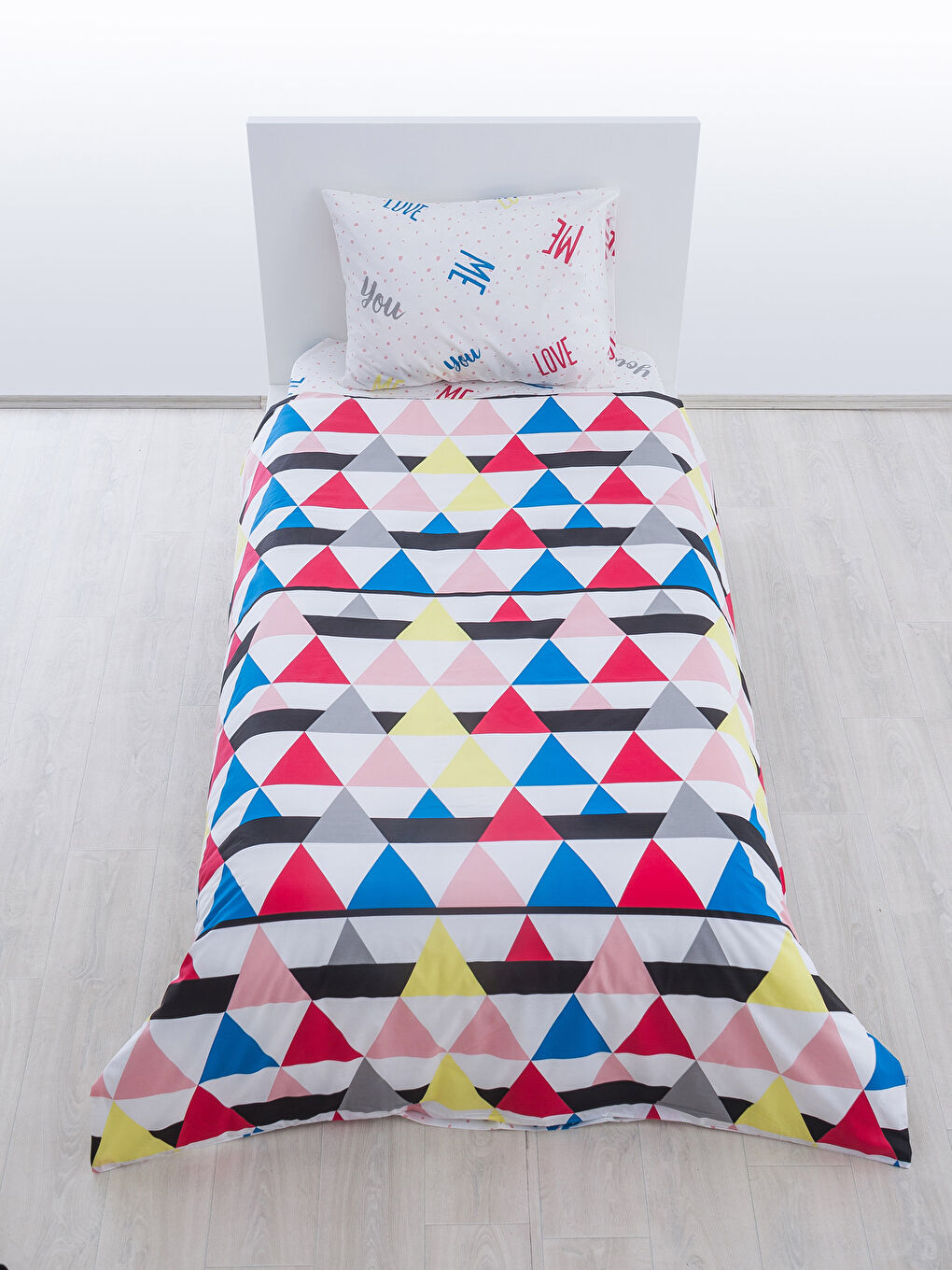 Karışık Baskılı Çocuk Nevresim Takımı-2