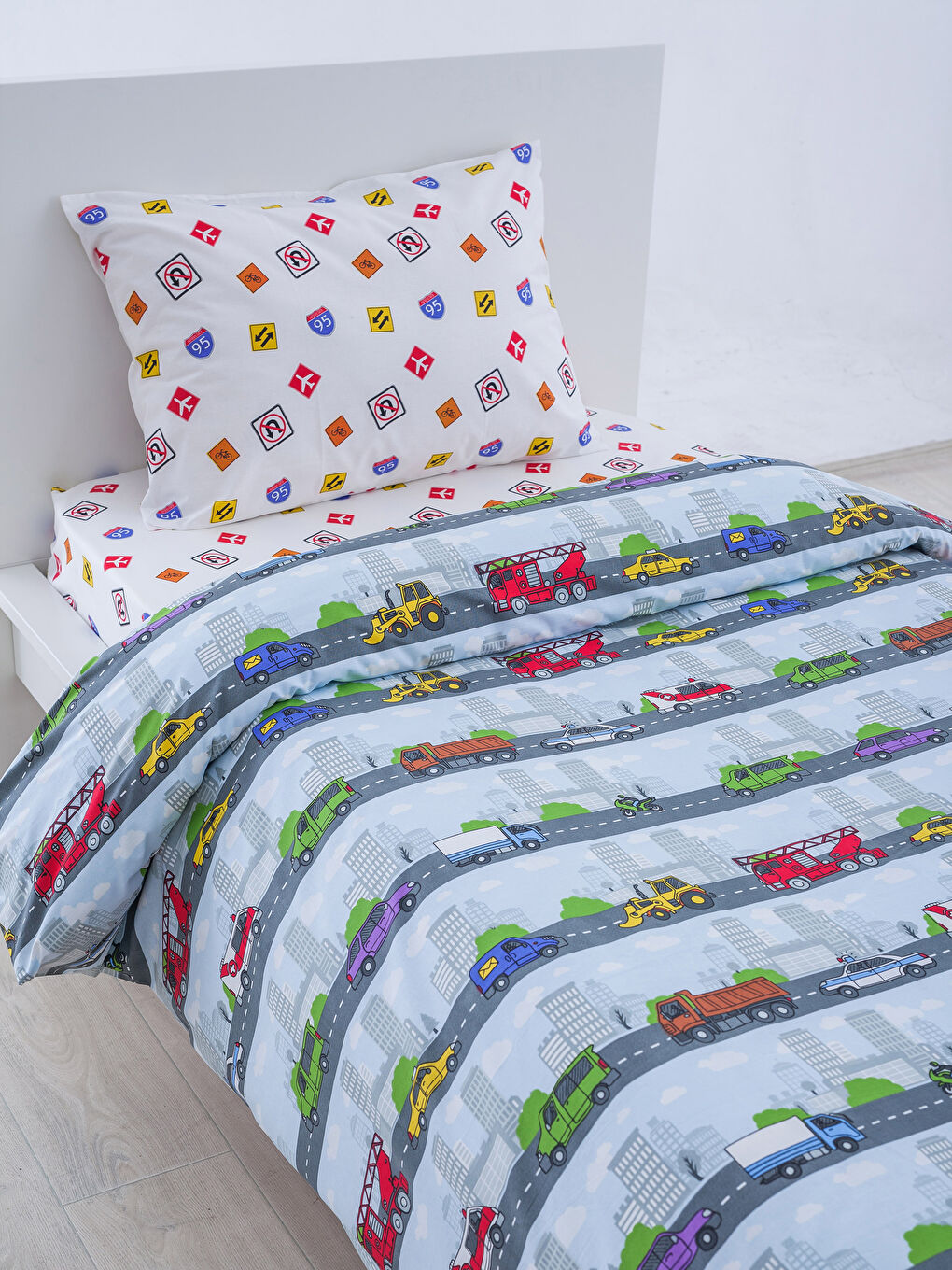 مجموعة كاملة من أغطية اللحاف للأطفال