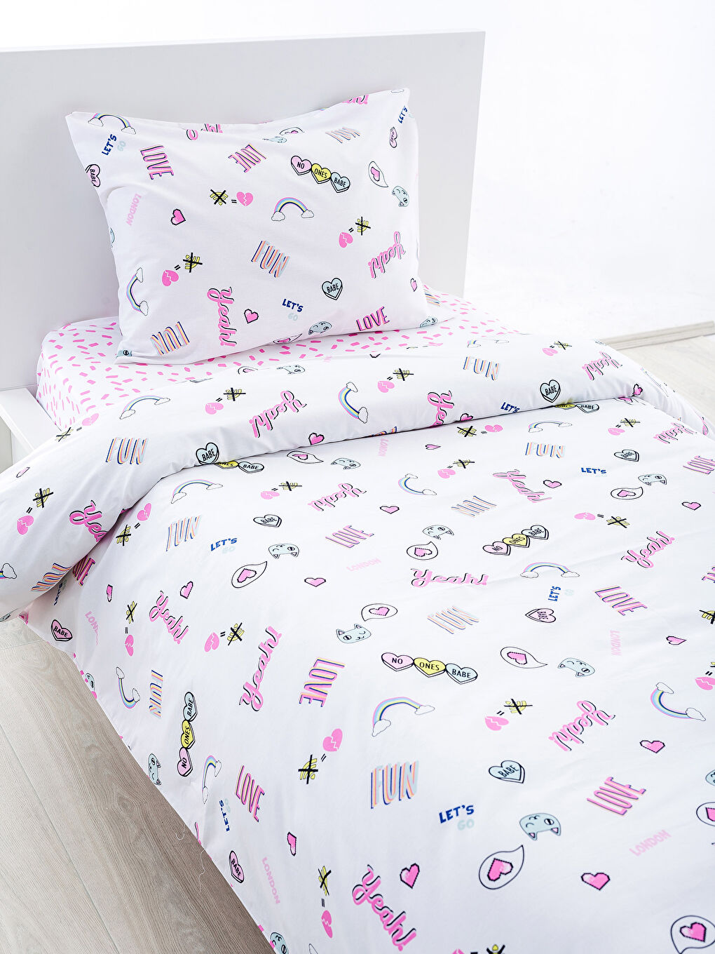 مجموعة كاملة من أغطية اللحاف للأطفال