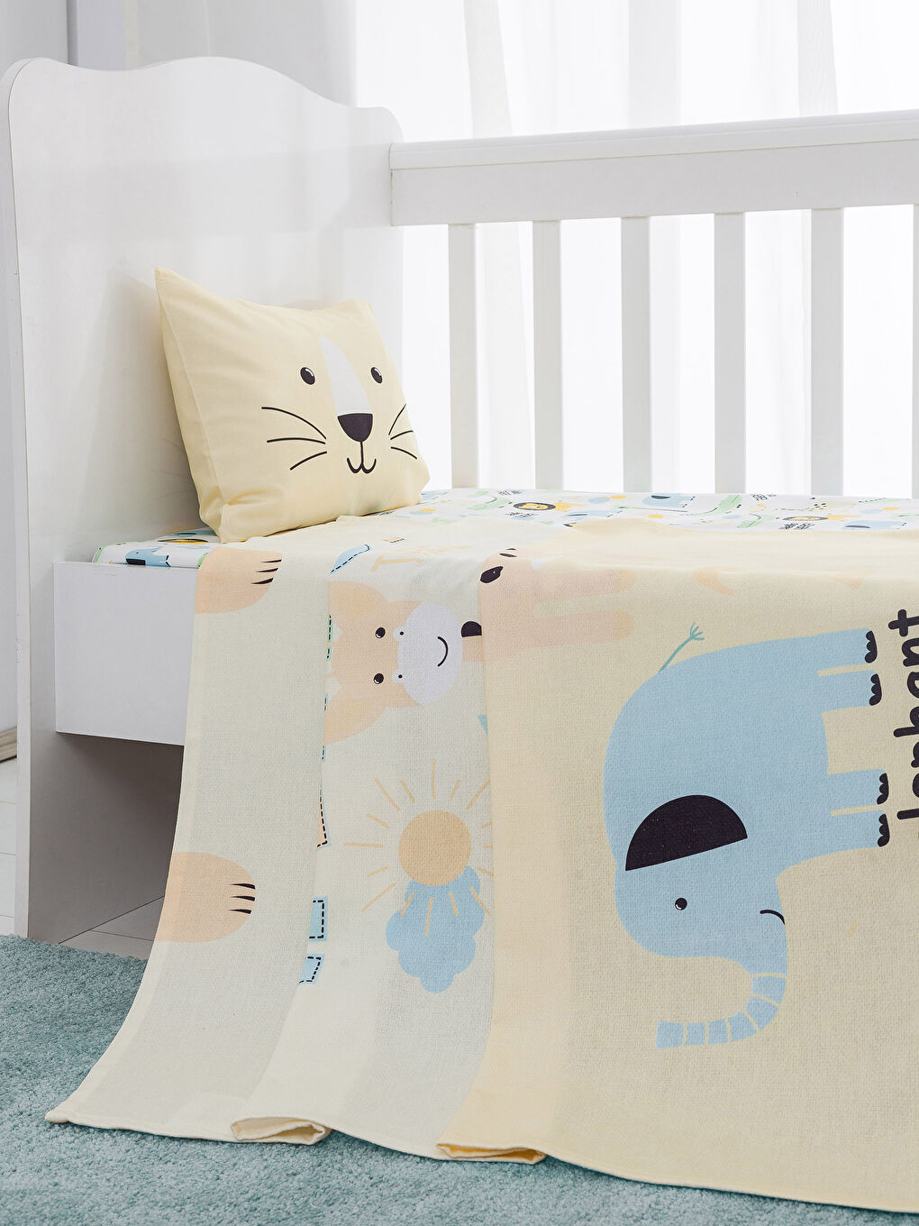 مفرش سرير بيكيه للأطفال