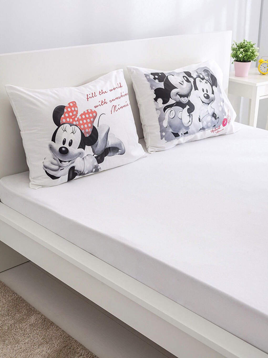 Beyaz Baskılı Çocuk Yastık Kılıfı