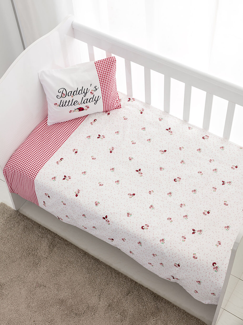 Kırmızı Baskılı Bebek Nevresim Takımı-2