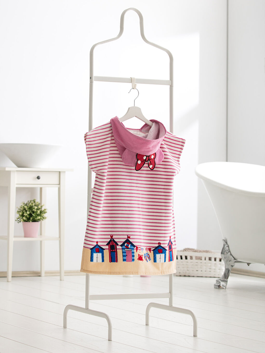 Karışık Baskılı Çocuk Bornoz-1