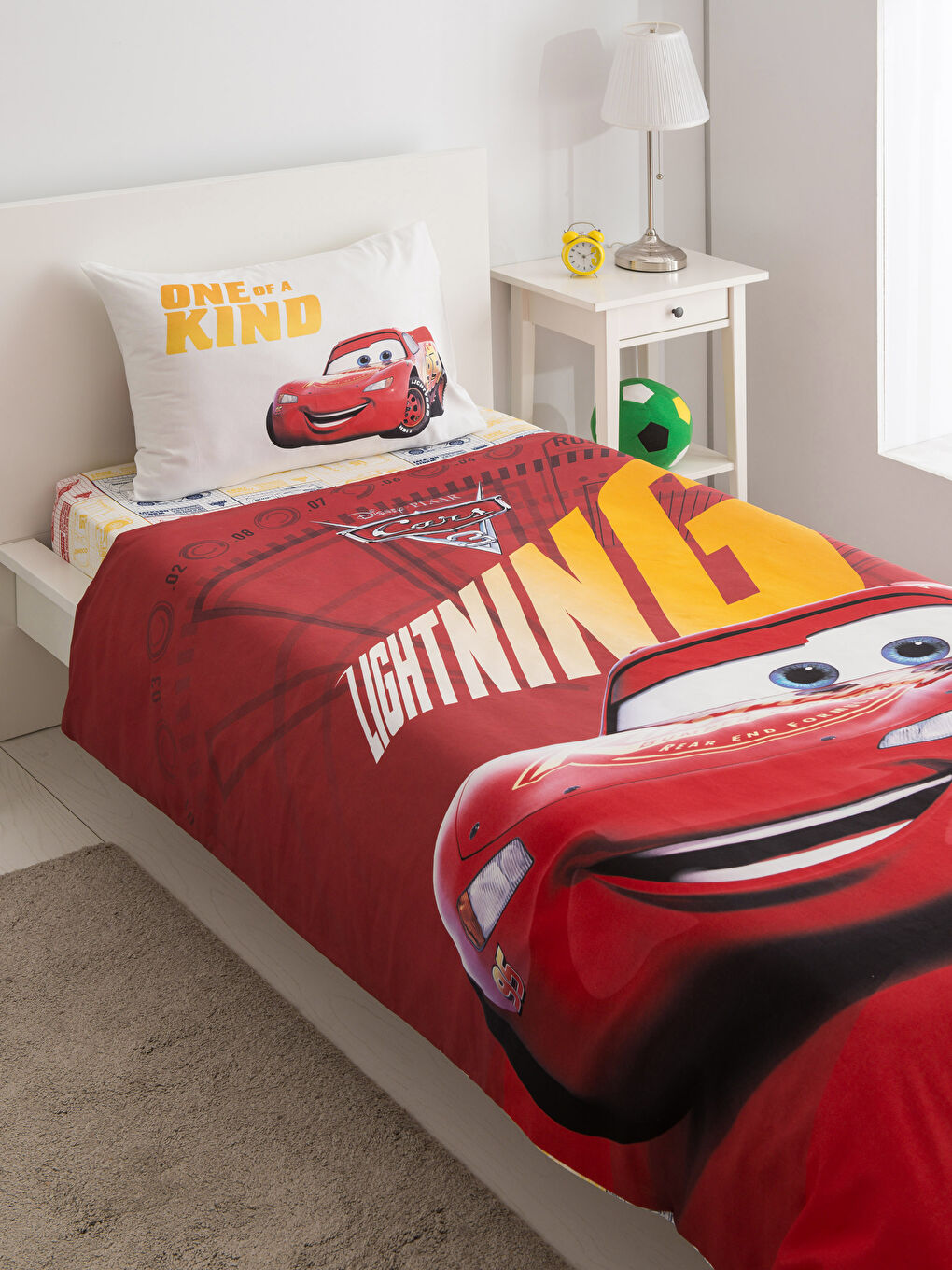 Kırmızı Baskılı Çocuk Nevresim Takımı