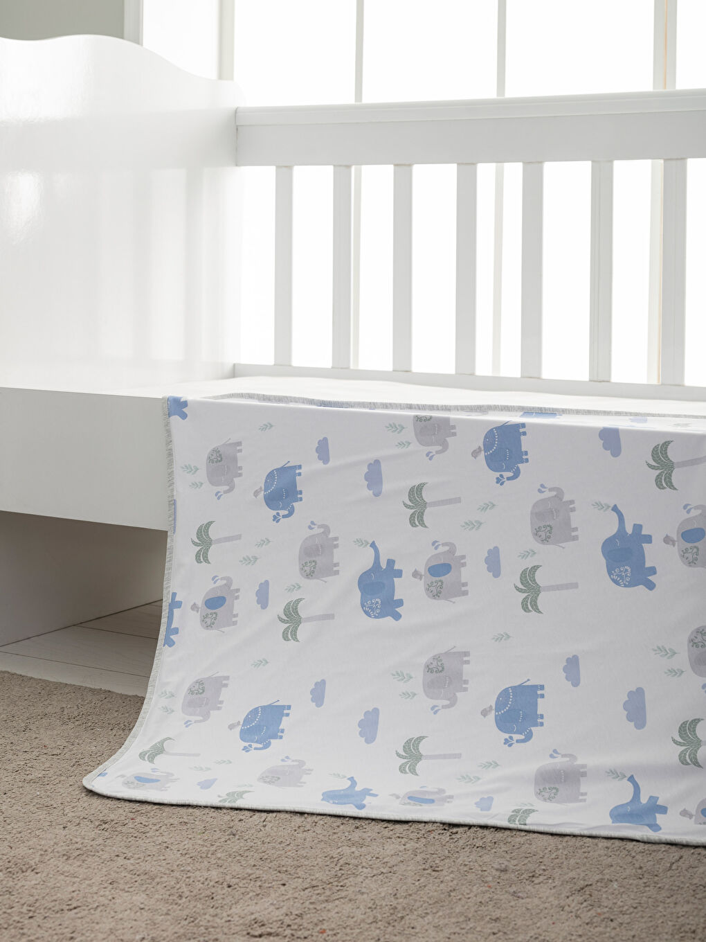 Karışık Baskılı Bebek Battaniyesi