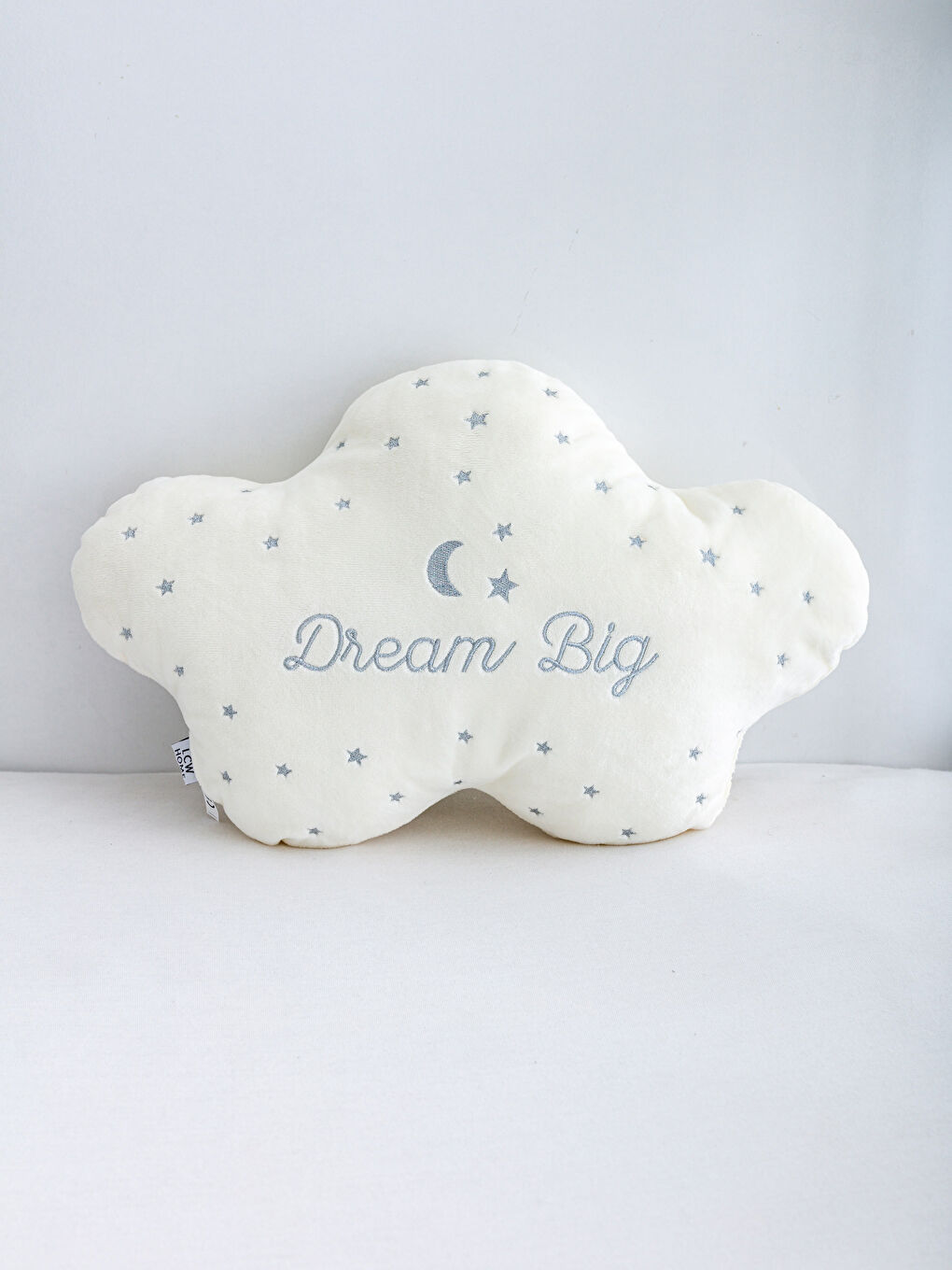 Beyaz Nakış Detaylı Dolgulu Pelüş Bebek Kırlent-1