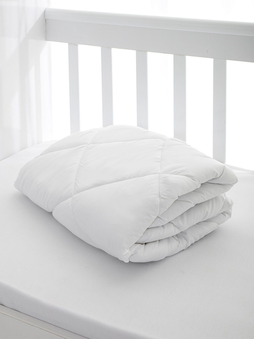 თეთრი ბავშვის საბანი