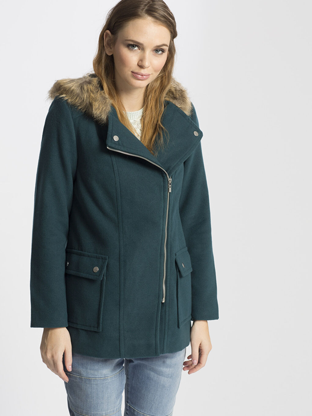 Yeşil Kapüşonlu Uzun Kollu Kadın Kaban