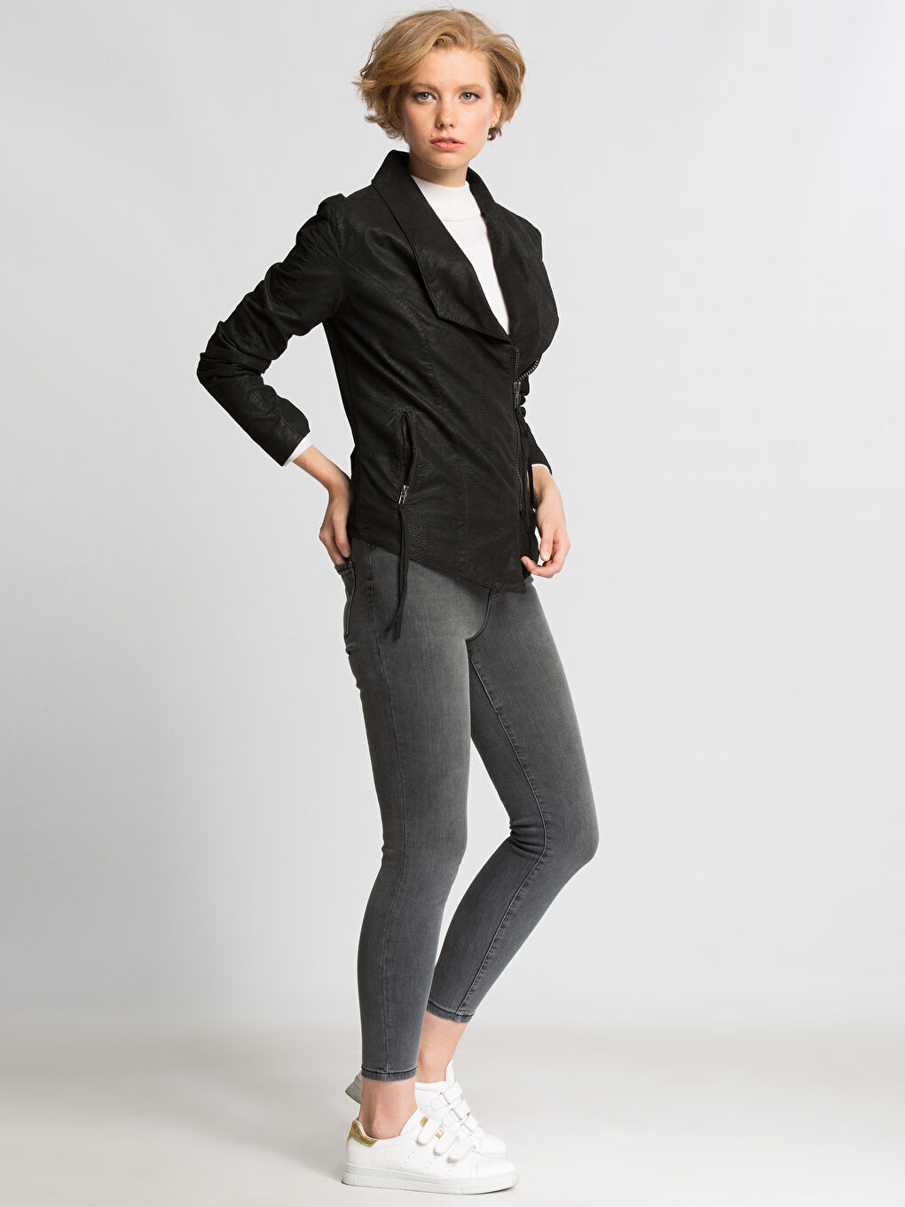 Siyah Deri Görünümlü Mont-3