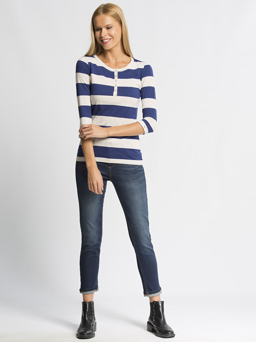 Beyaz-Açık Gri-Koyu Mavi Tişört-2