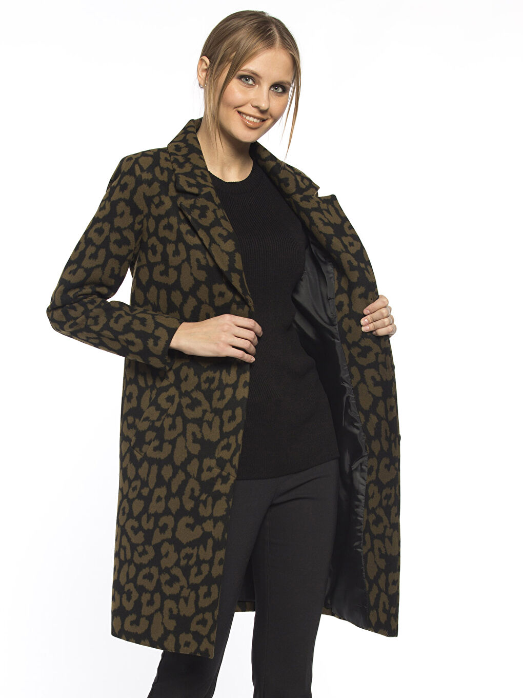 Bej Ceket Yaka Desenli Uzun Kollu Kadın Kaban-1
