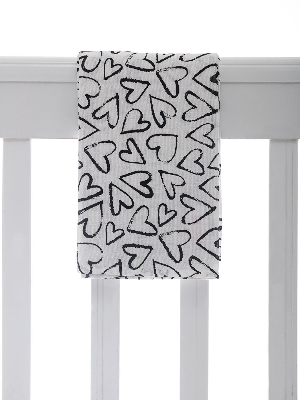 Beyaz Kız Bebek Desenli Müslin Battaniye