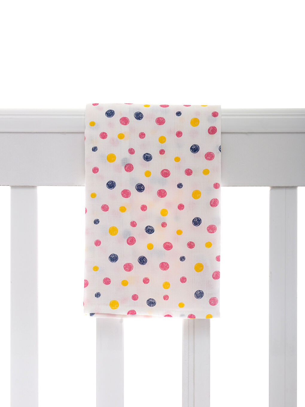 Beyaz Kız Bebek Puantiyeli Müslin Battaniye