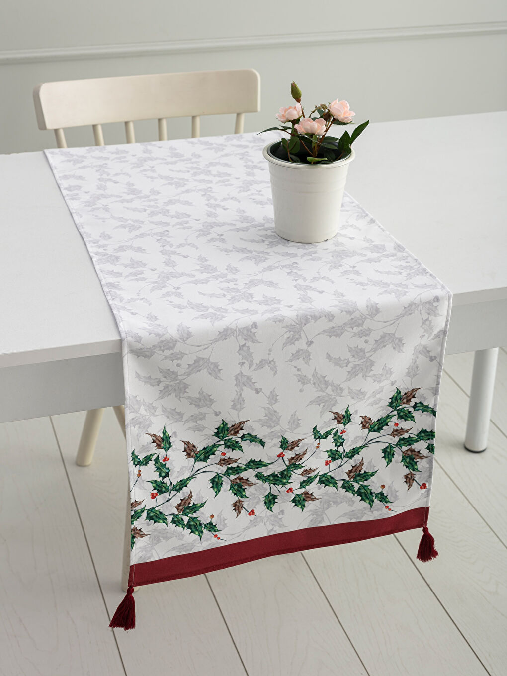 GREEN Table Runner