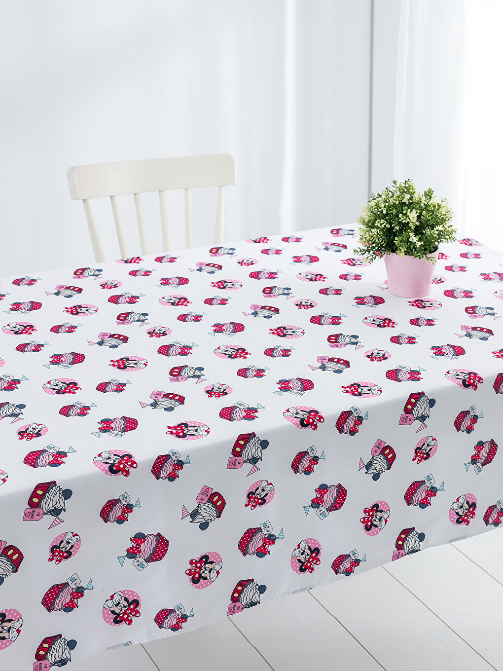 Karışık Baskılı Masa Örtüsü