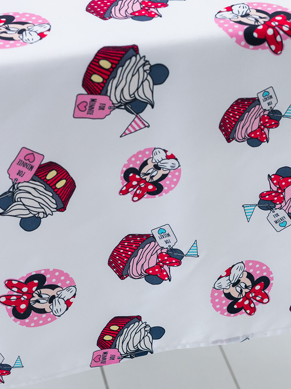 Karışık Baskılı Masa Örtüsü-1