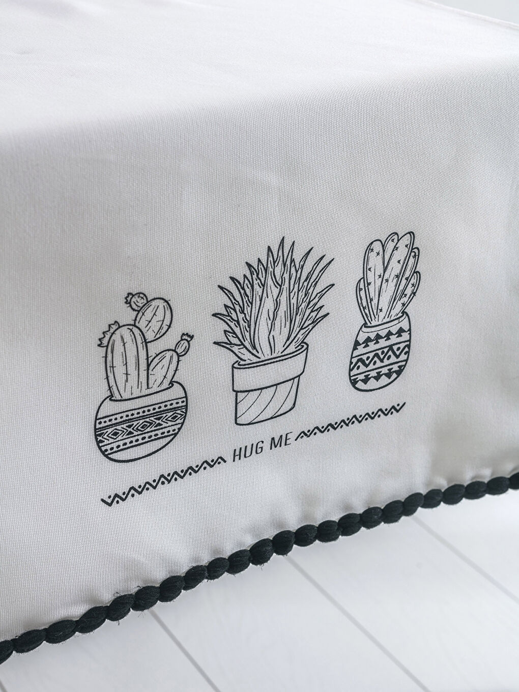 مفرش الطاولة-1