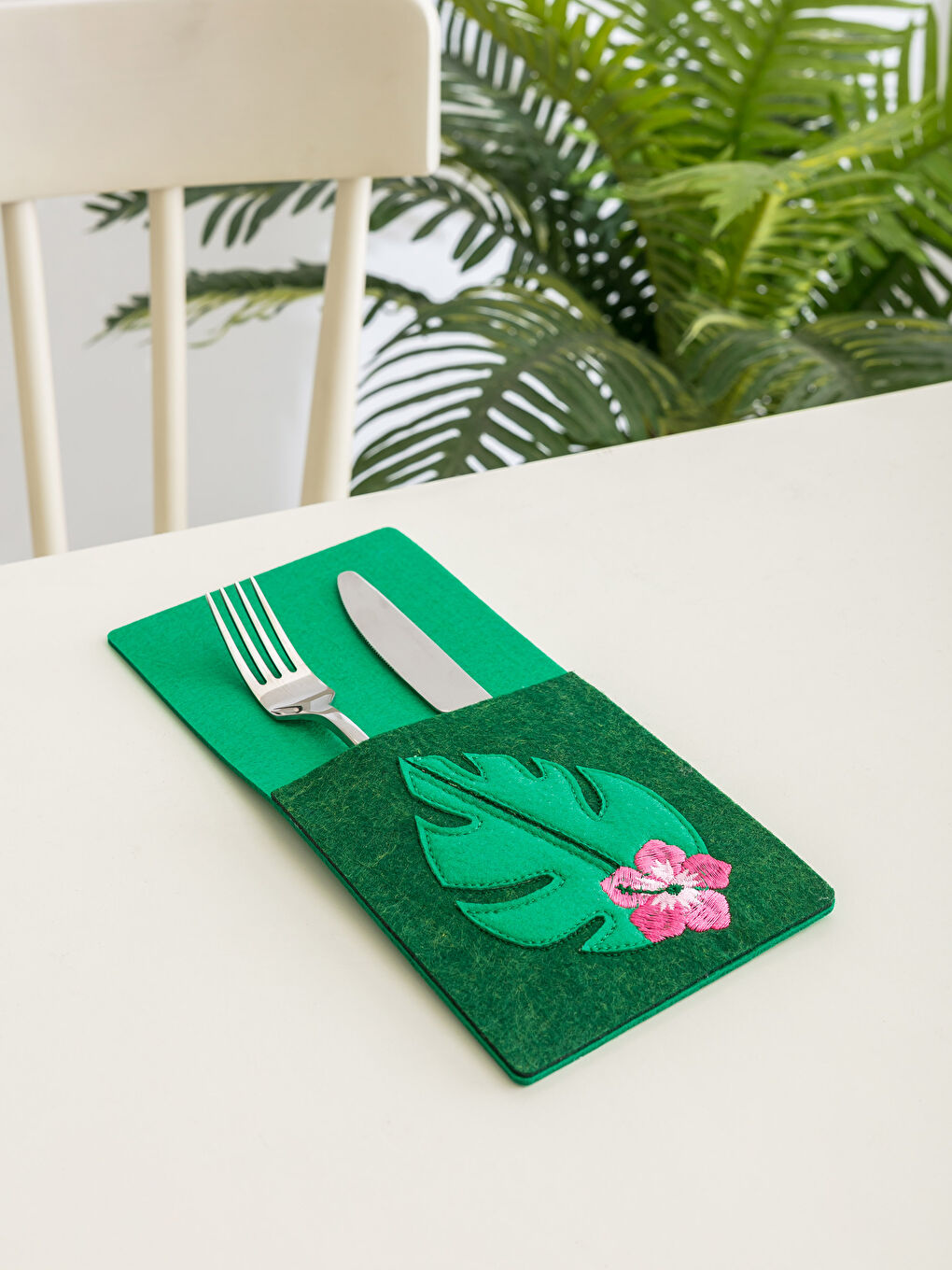 غطاء أدوات مائدة اخضر