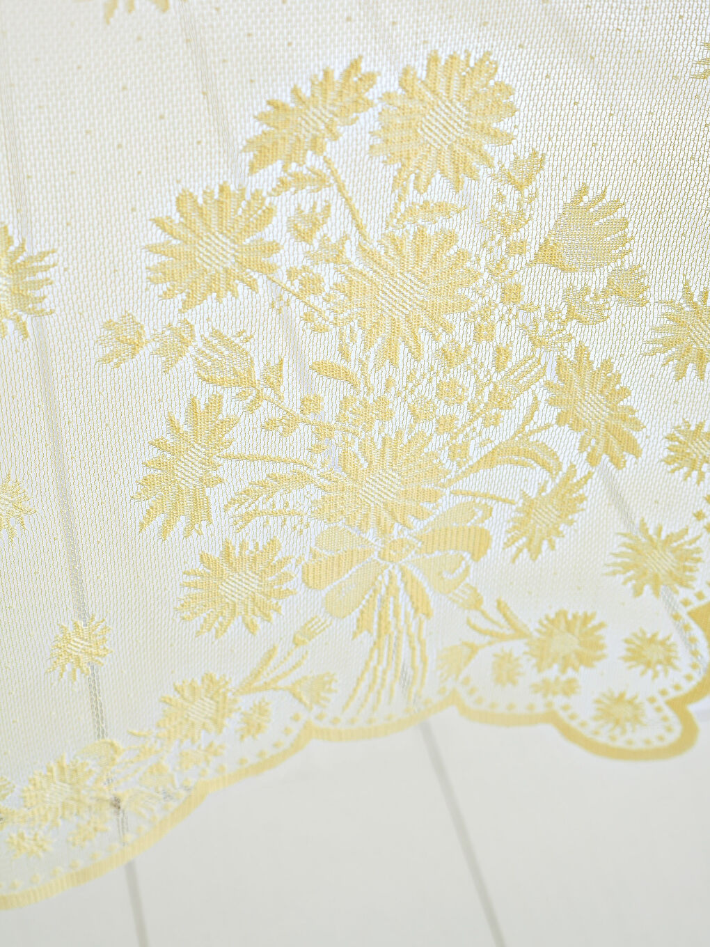 مفرش طاولة أصفر-1