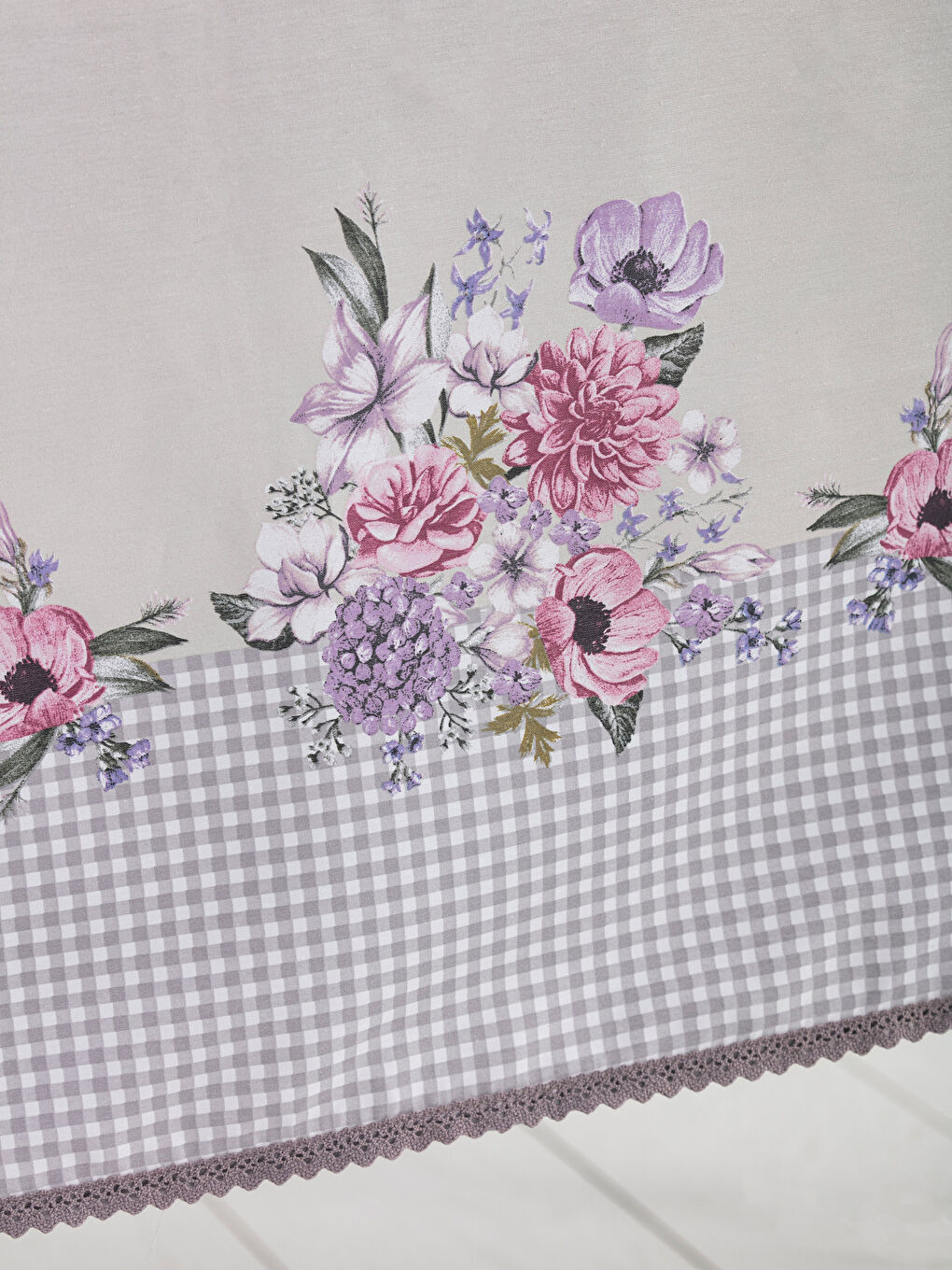 Karışık Baskılı Masa Örtüsü-1