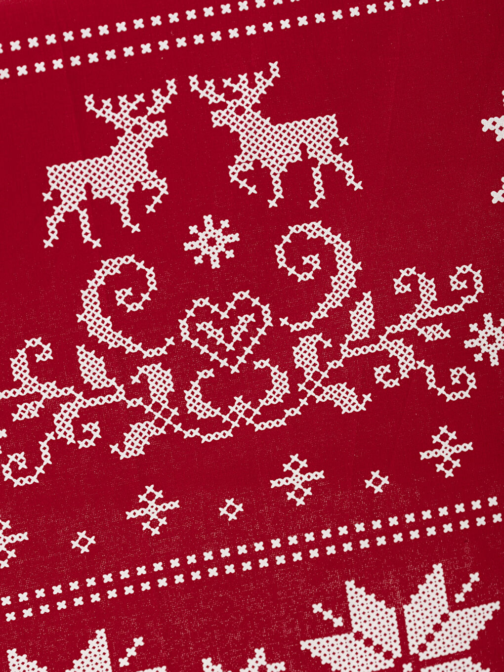 Kırmızı Baskılı Masa Örtüsü-1