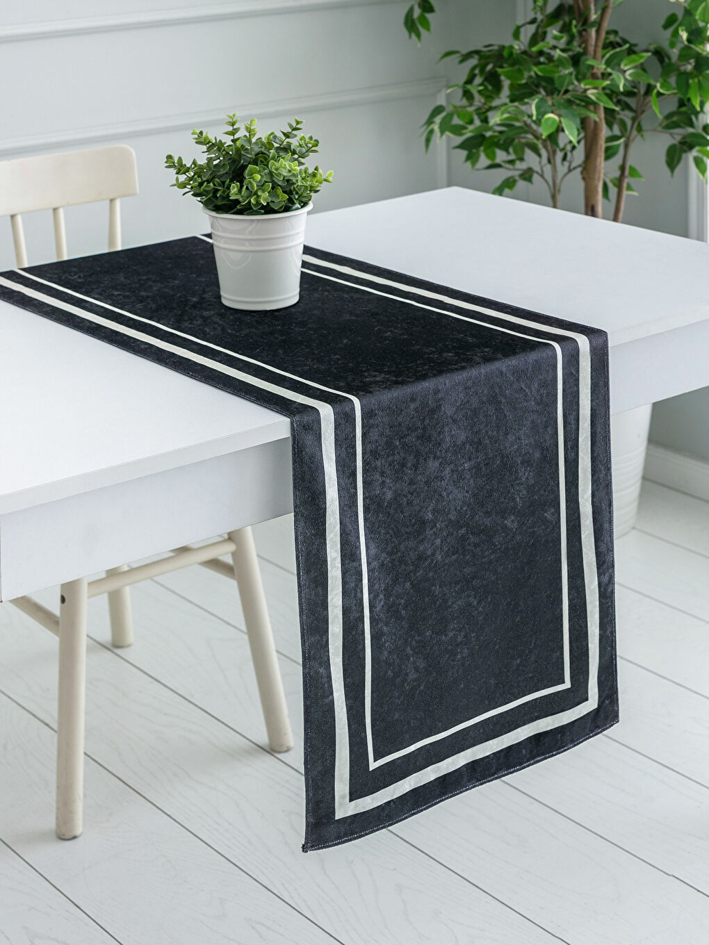 BLACK Table Runner