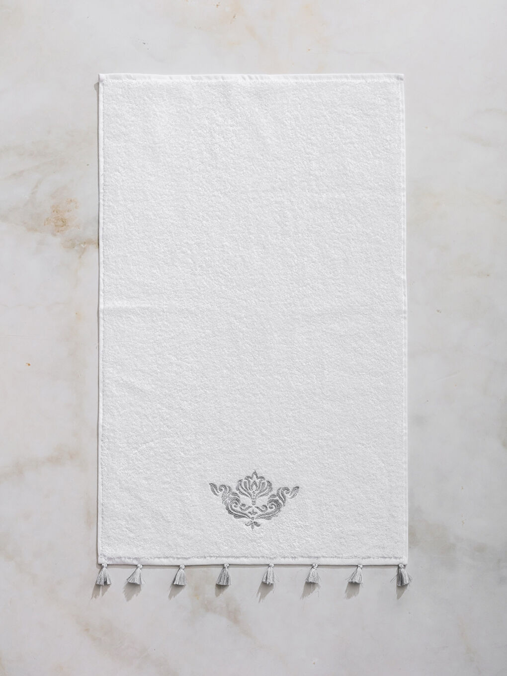 Beyaz Yüz Havlusu-1
