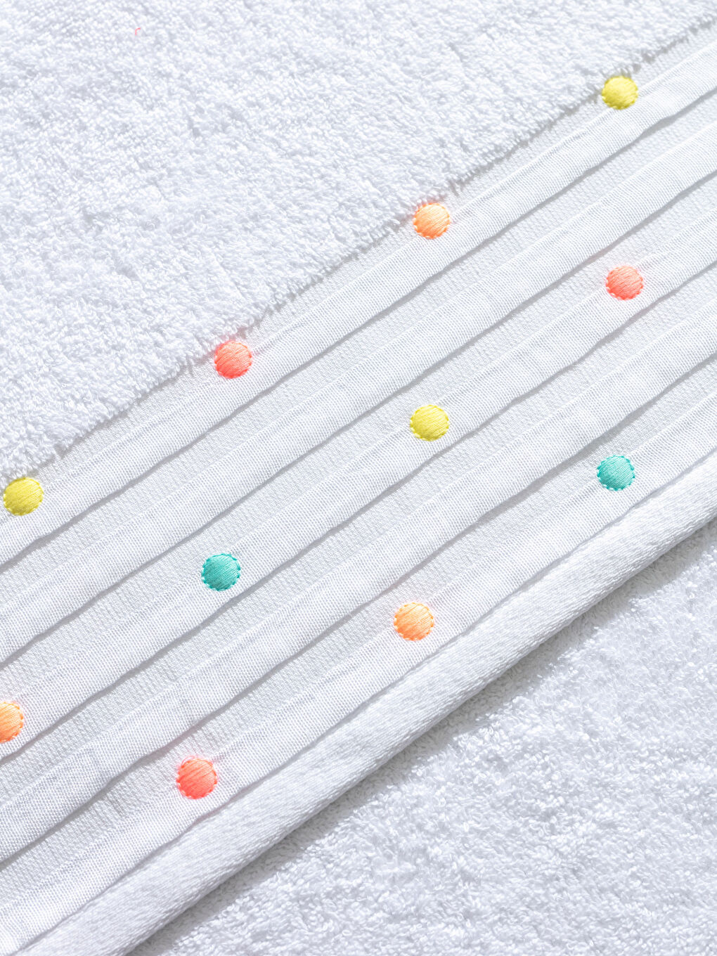 Beyaz Yüz Havlusu-2