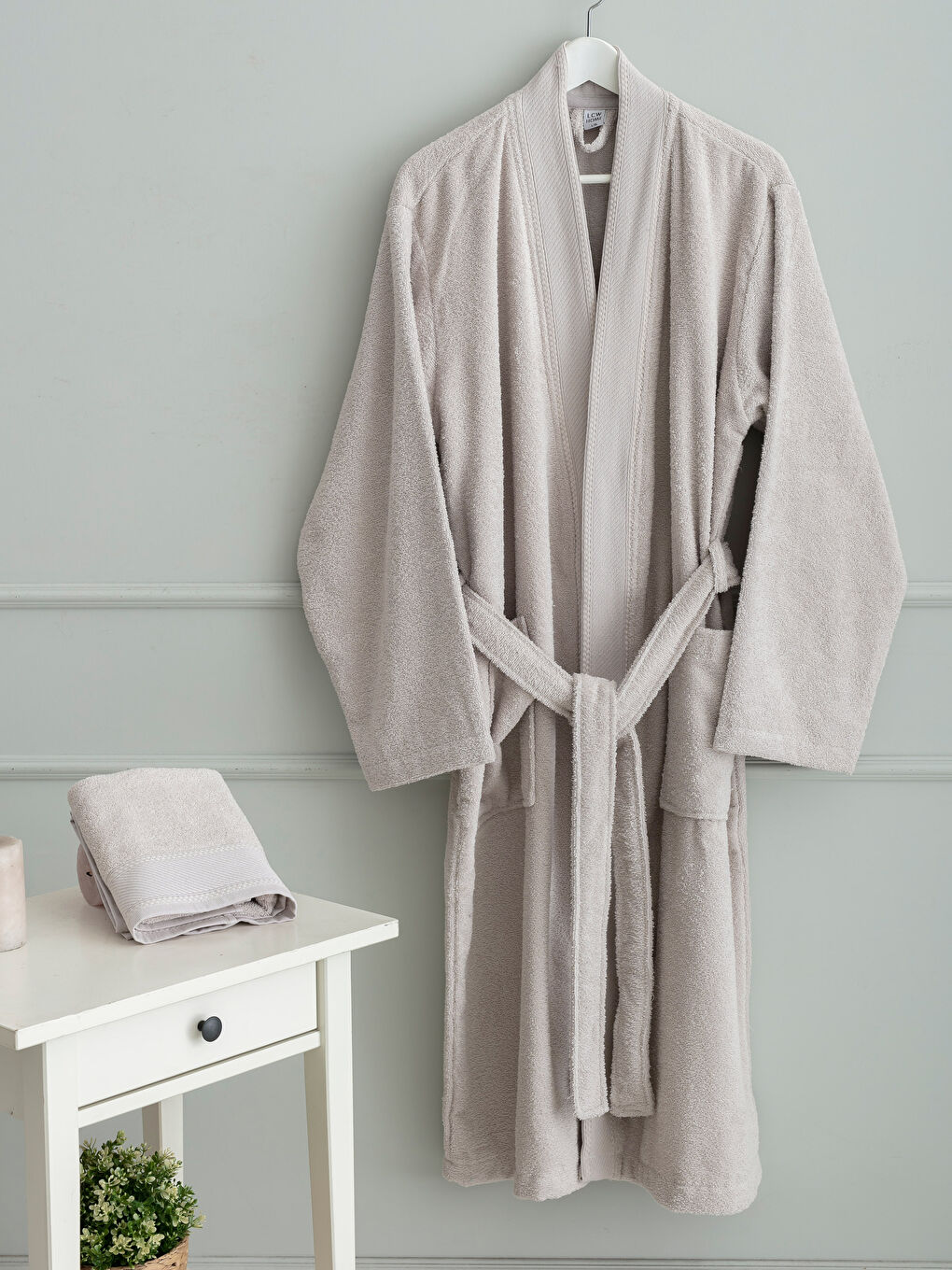 Bej Erkek Bornoz ve Havlu Seti