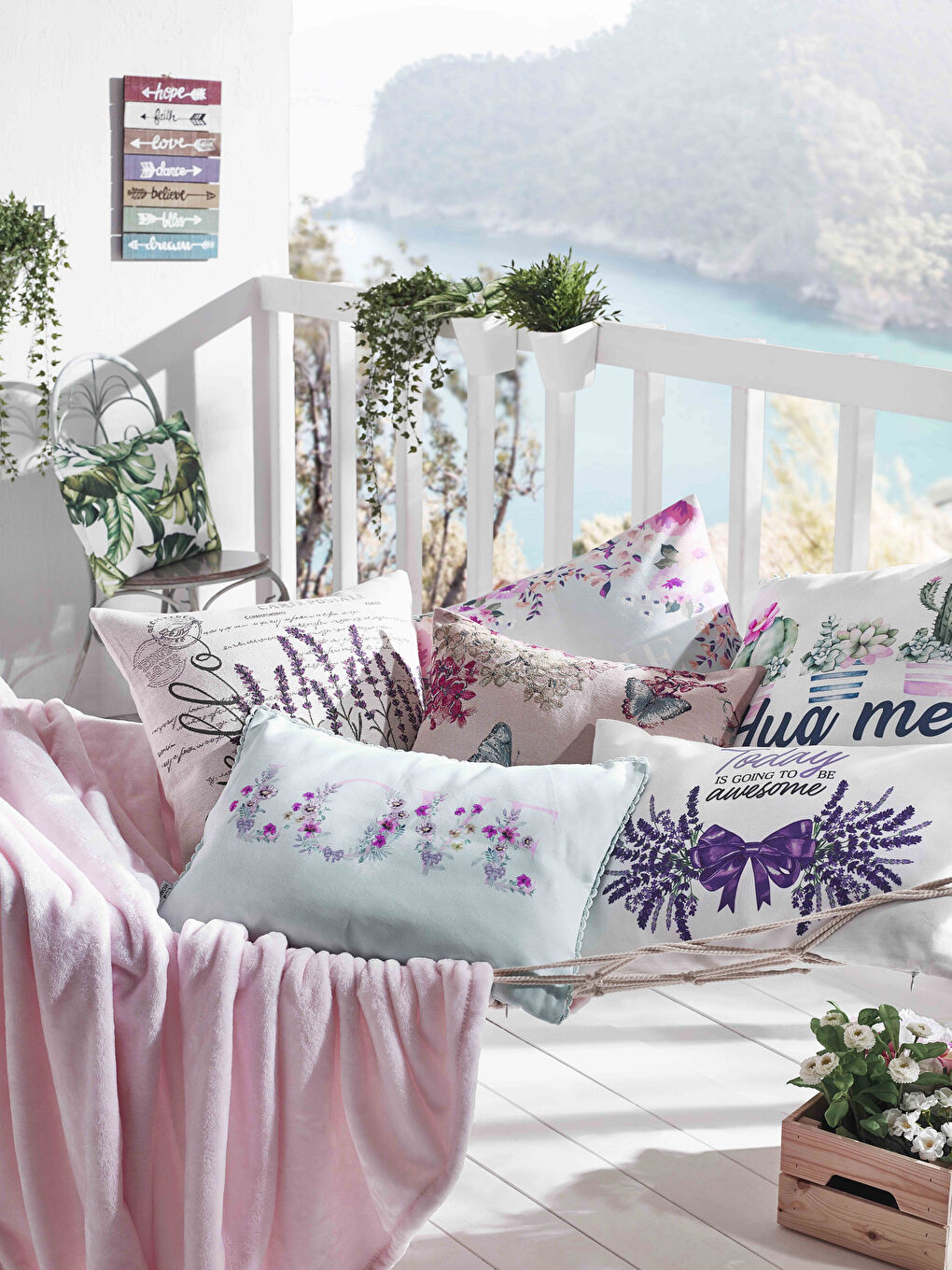 Karışık Baskılı Kırlent